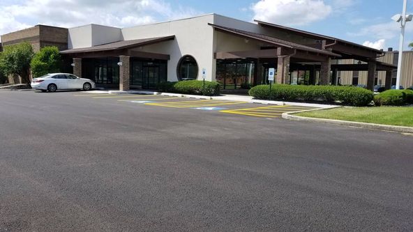 Auto Dealer / Service Facility: 6420 Joliet Rd, Countryside, IL 60525